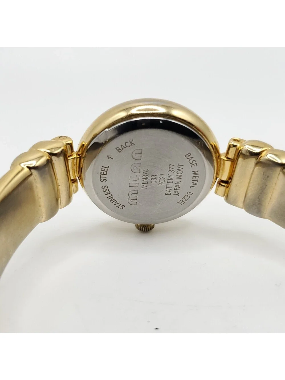 Milan Quartz Womens Watch 22mm Gold Tone Stretch Band New Battery